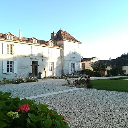 Domaine De Montboulard Hotel Soyaux Exterior photo