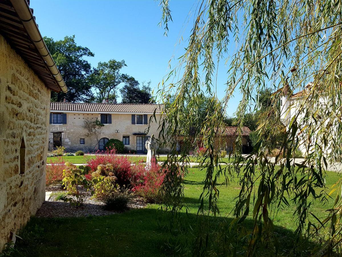 Domaine De Montboulard Hotel Soyaux Exterior photo