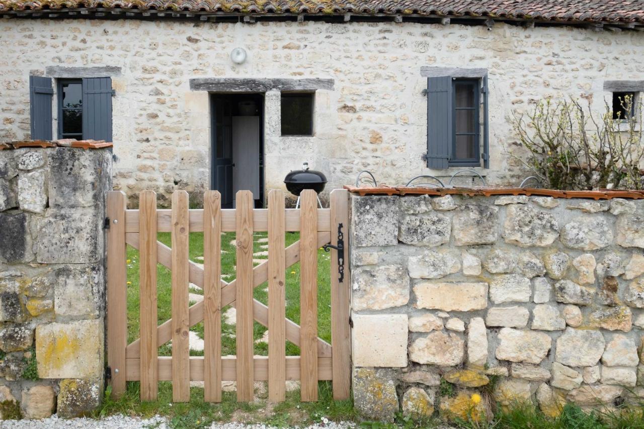 Domaine De Montboulard Hotel Soyaux Exterior photo