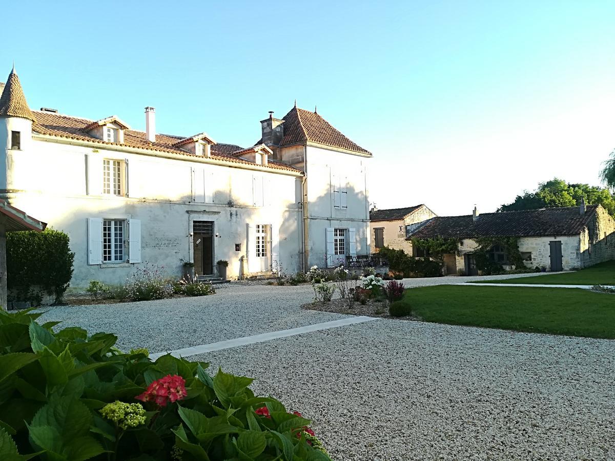 Domaine De Montboulard Hotel Soyaux Exterior photo